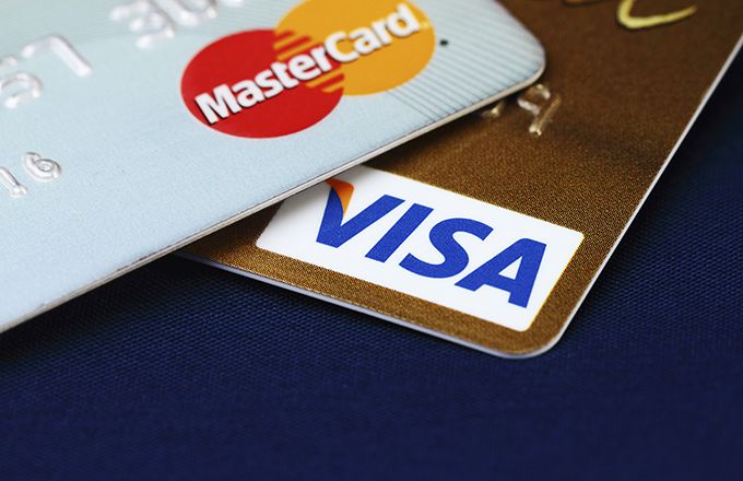 Nên làm thẻ Visa hay MasterCard?